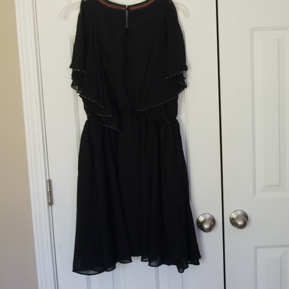 ❤Gorgeous Black with Flower Embroidery Dress ❤ - Picture 4 of 8